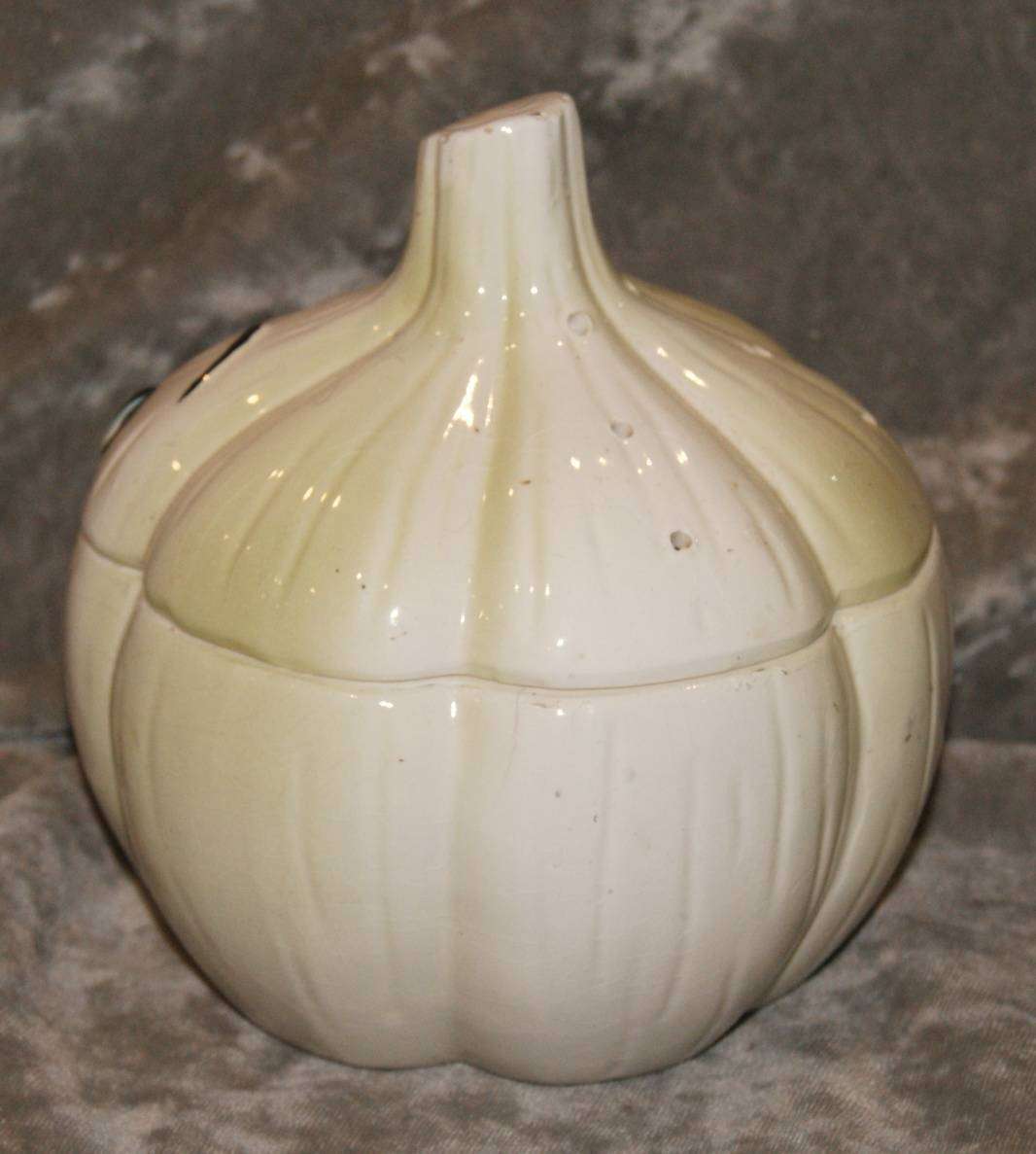 Porcelain Garlic Storage Jar
