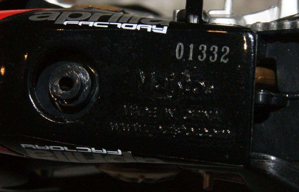 1/12 Scale Aprillia RSV4 Maisto with Serial Number