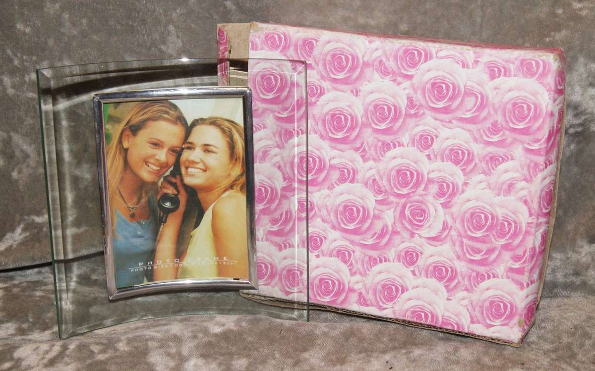 Curved Glass Photo Frame