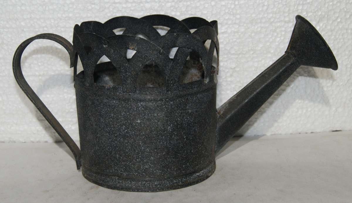 Vintage Metal Watering Can @@@ CCCRRRAAAZZZYYY R1 START