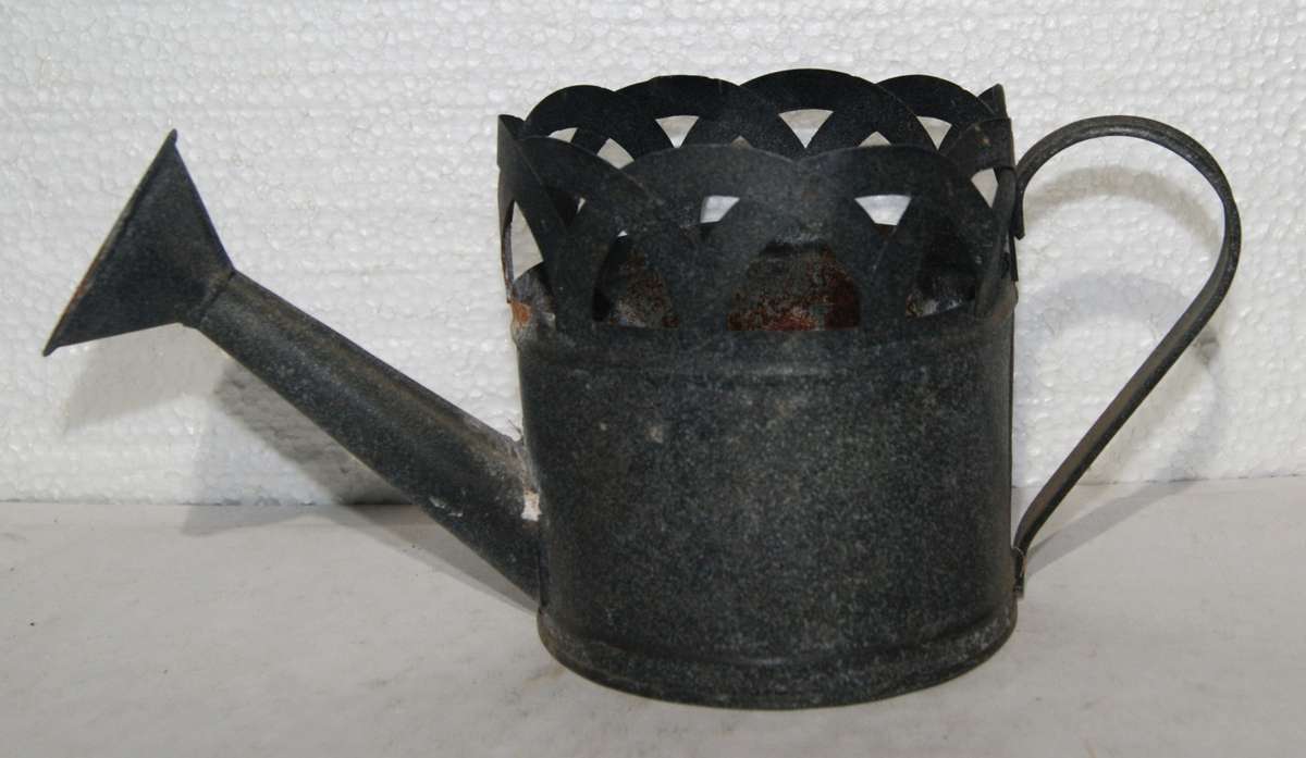 Vintage Metal Watering Can @@@ CCCRRRAAAZZZYYY R1 START