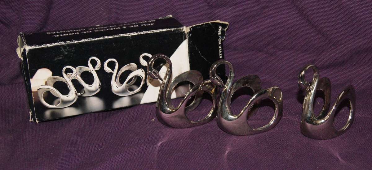 Boxed Set of 3 Silver Plated Swan Napkin Rings