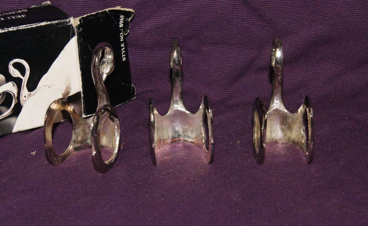 Boxed Set of 3 Silver Plated Swan Napkin Rings