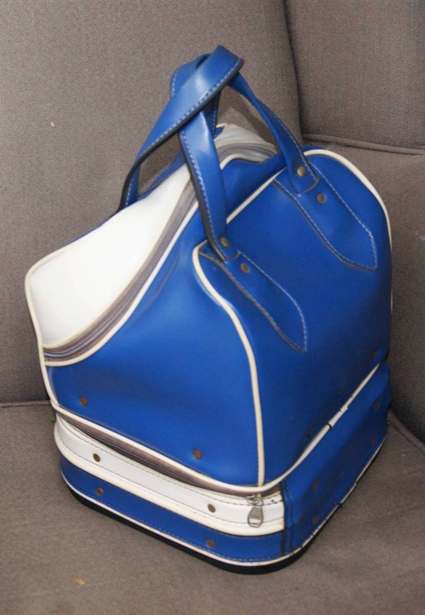 Set of 4 Bowls in Bowls Carry Bag