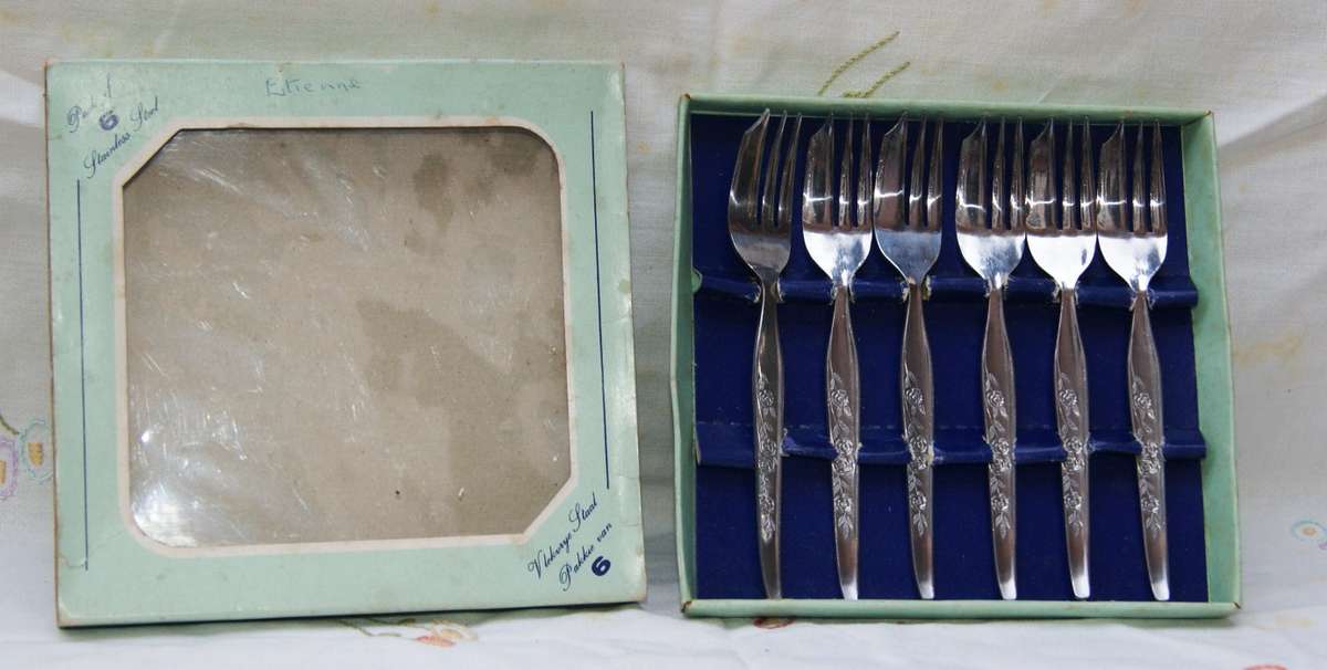 Set of 6 Rose Design Stainless Steel Cake Forks in Original Box Packed for Woolworths
