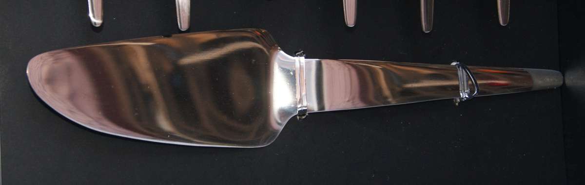 7 Piece Stainless Steel Cake Serving Set in Original Box (unused)