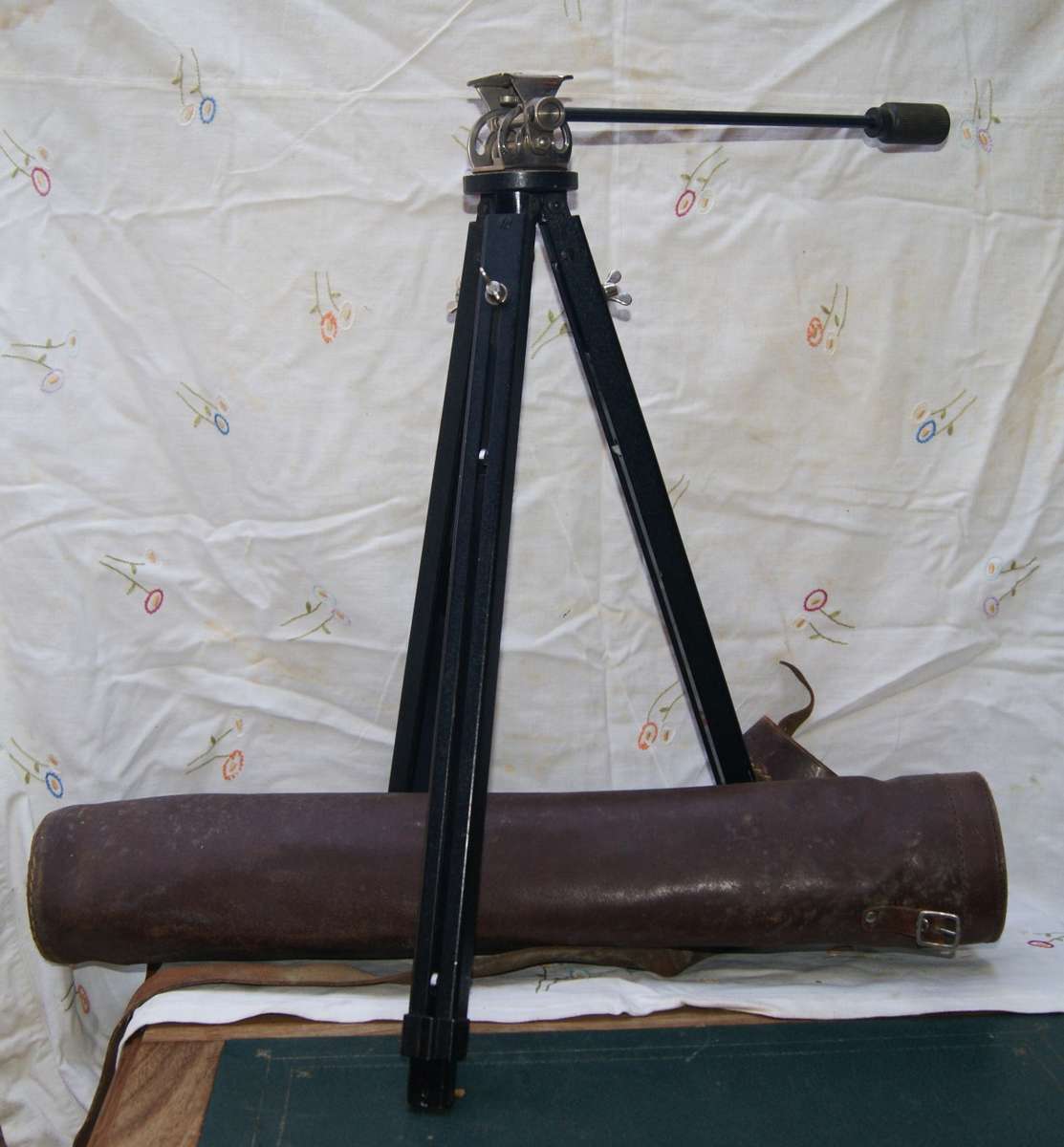 Vintage Tripod in Leather Case