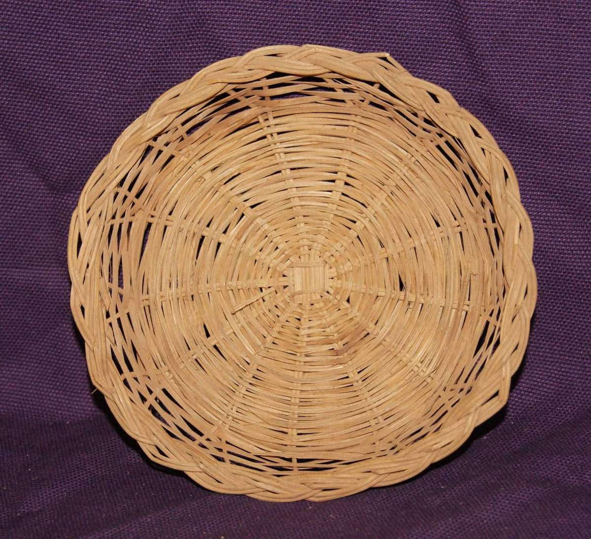 Woven Small Plate Holder