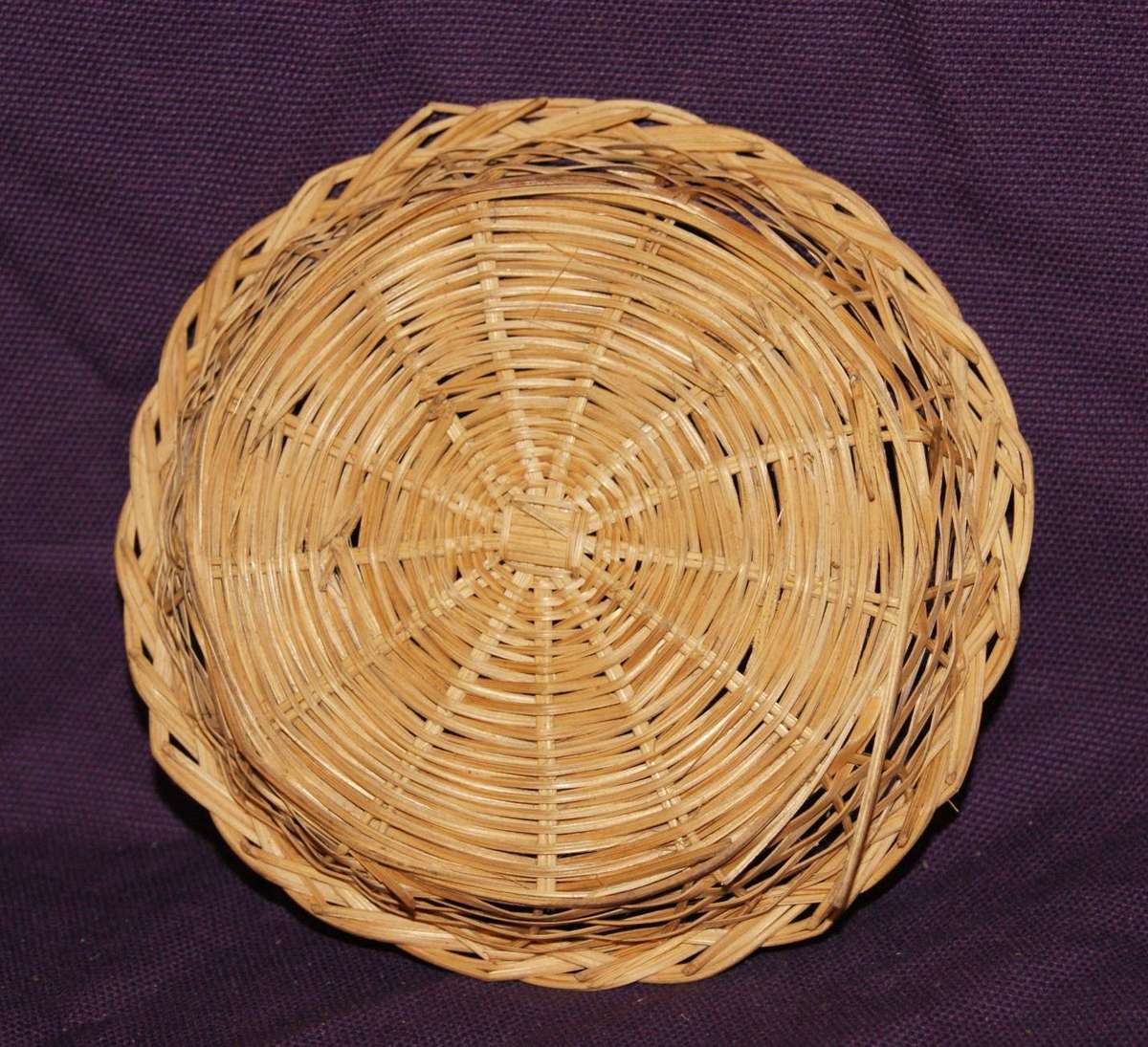 Woven Small Plate Holder