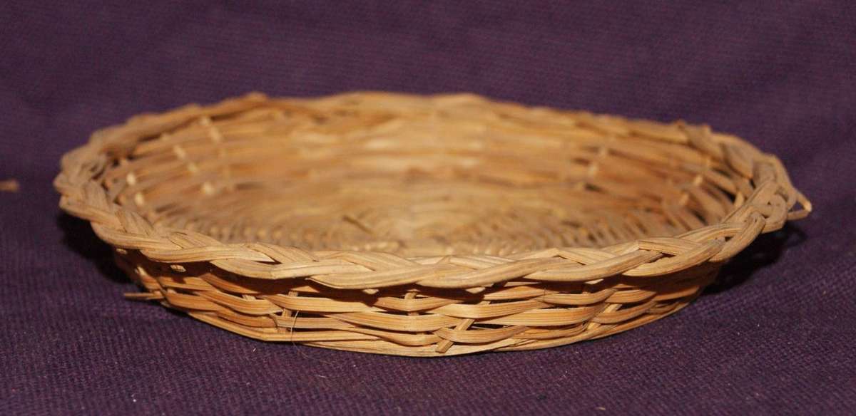 Woven Small Plate Holder