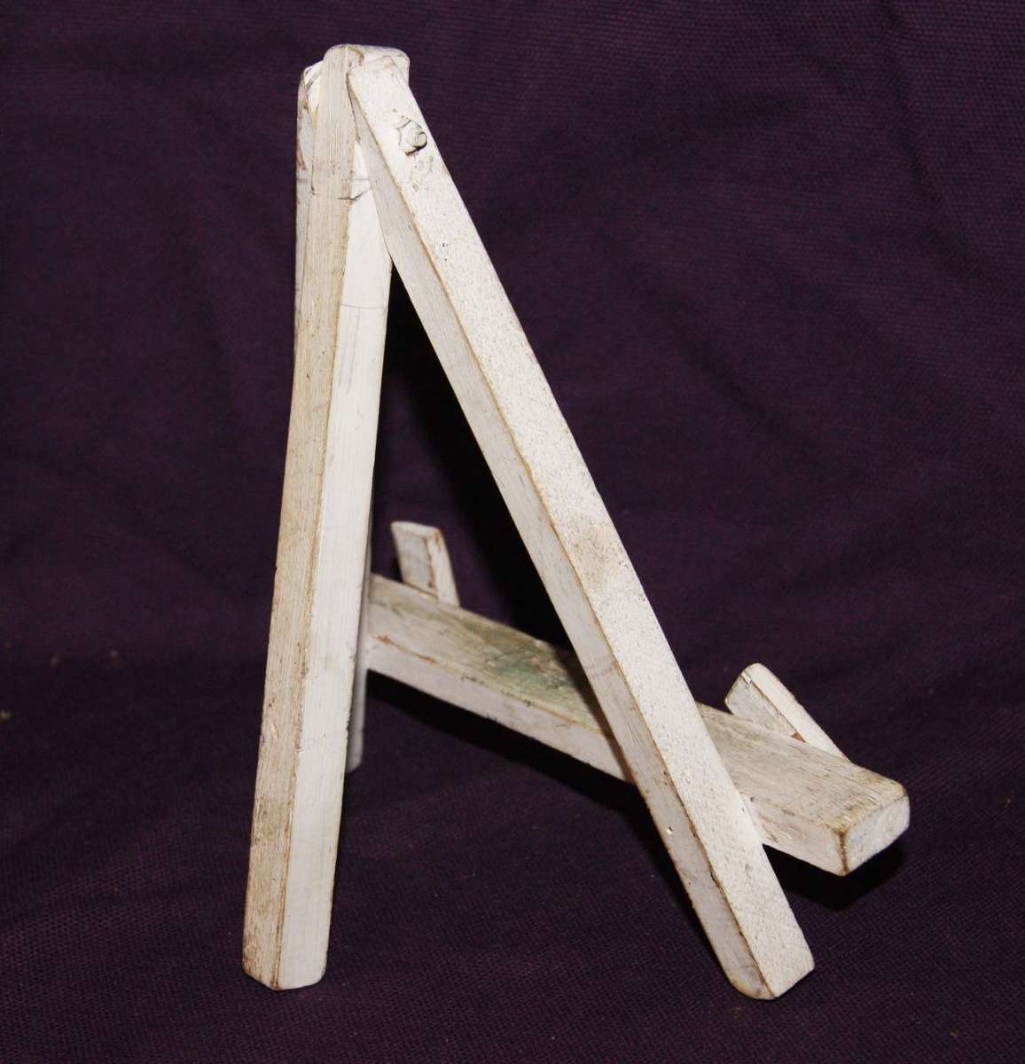 Small Tabletop Easel