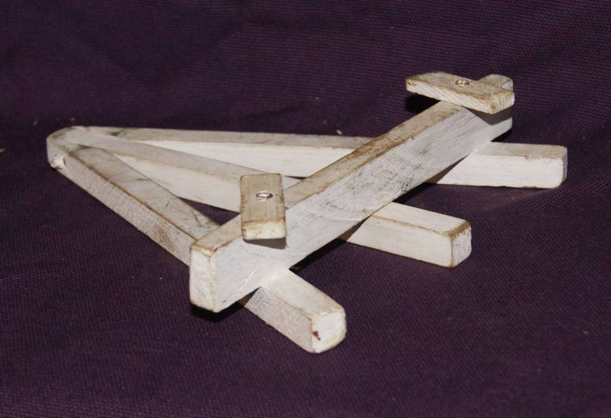Small Tabletop Easel