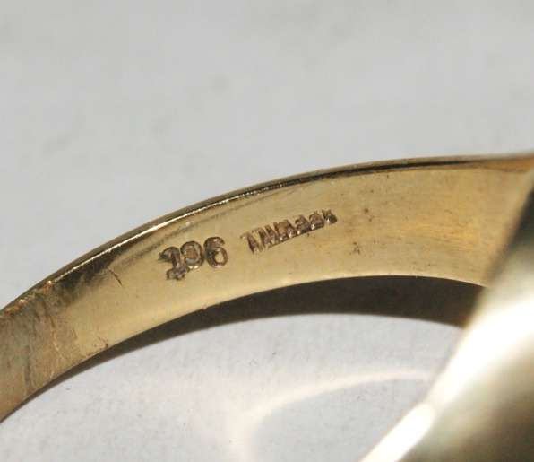 9ct Gold Signet Ring (4g) @@ CCRRAAZZYY R1 START