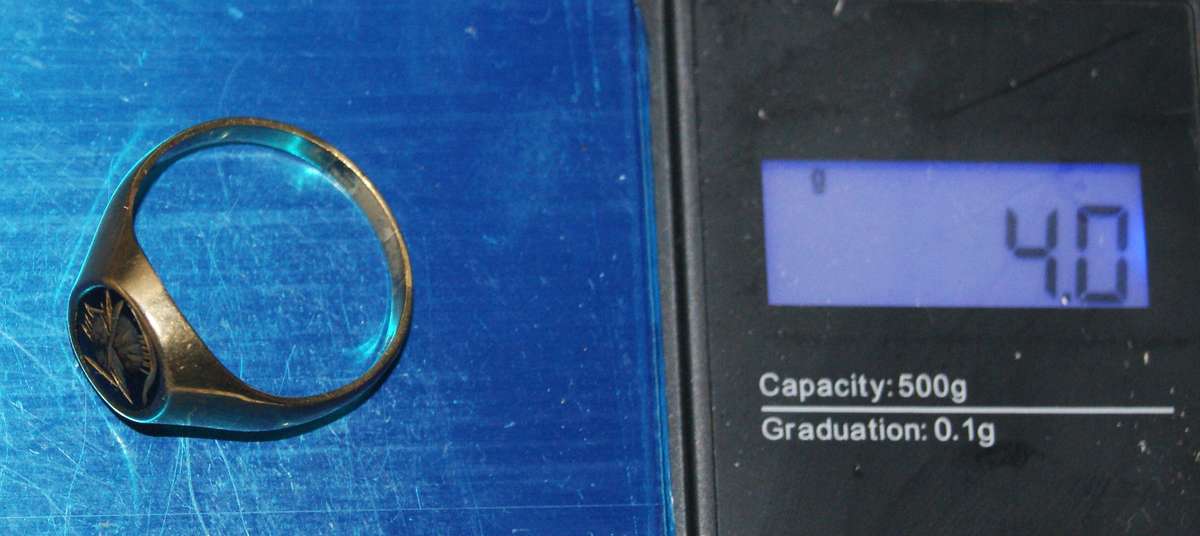 9ct Gold Signet Ring (4g) @@ CCRRAAZZYY R1 START