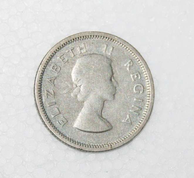 1953 Union of South Africa Sixpence (50% Silver) (2.8g) @@ CCRRAAZZYY R1 START