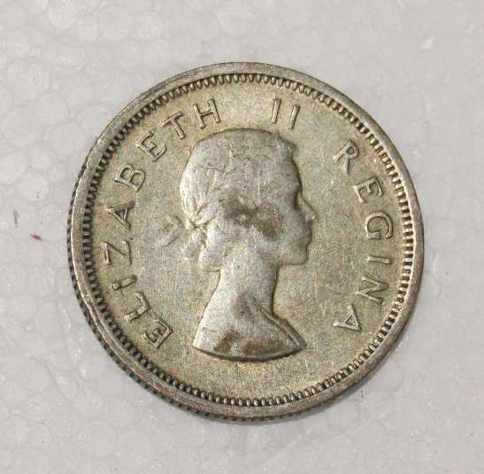 1960 Union of South Africa Sixpence (50% Silver) (2.8g) @@ CCRRAAZZYY R1 START