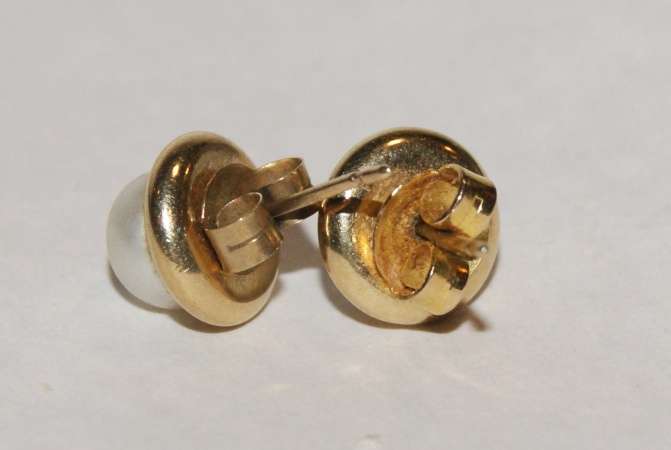 Pair of 9ct Gold and Pearl Earrings with Butterflies (1.3g) @@ CCRRAAZZYY R1 START