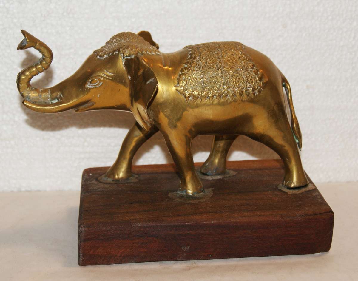 Brass Elephant on Wooden Plinth @@ CCRRAAZZYY R1 START