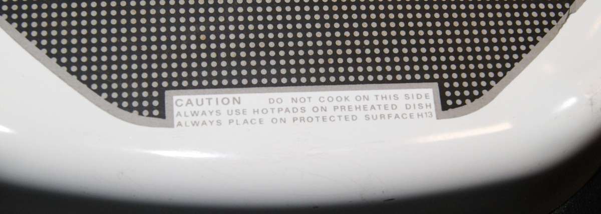 Corningware MW-A-10B Microwave and Browning Skillet with Lid