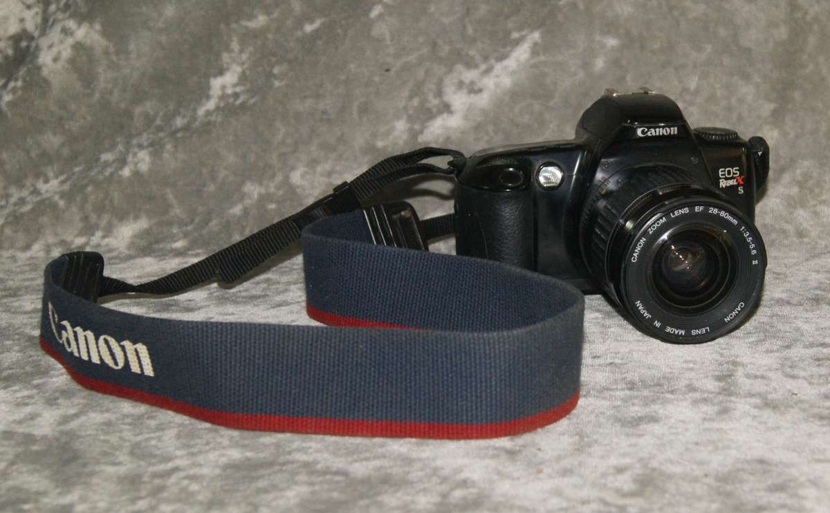 Canon EOS Rebel XS SLR Camera with Canon Ultrasonic Lens @@ CCRRAAZZYY R1 START