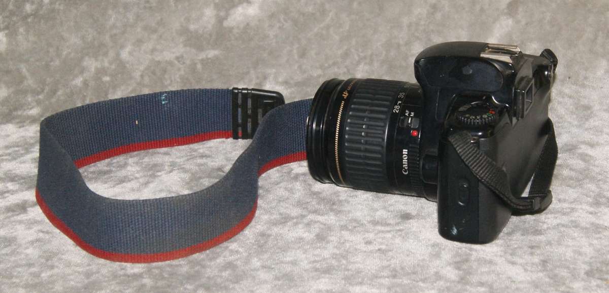 Canon EOS Rebel XS SLR Camera with Canon Ultrasonic Lens @@ CCRRAAZZYY R1 START