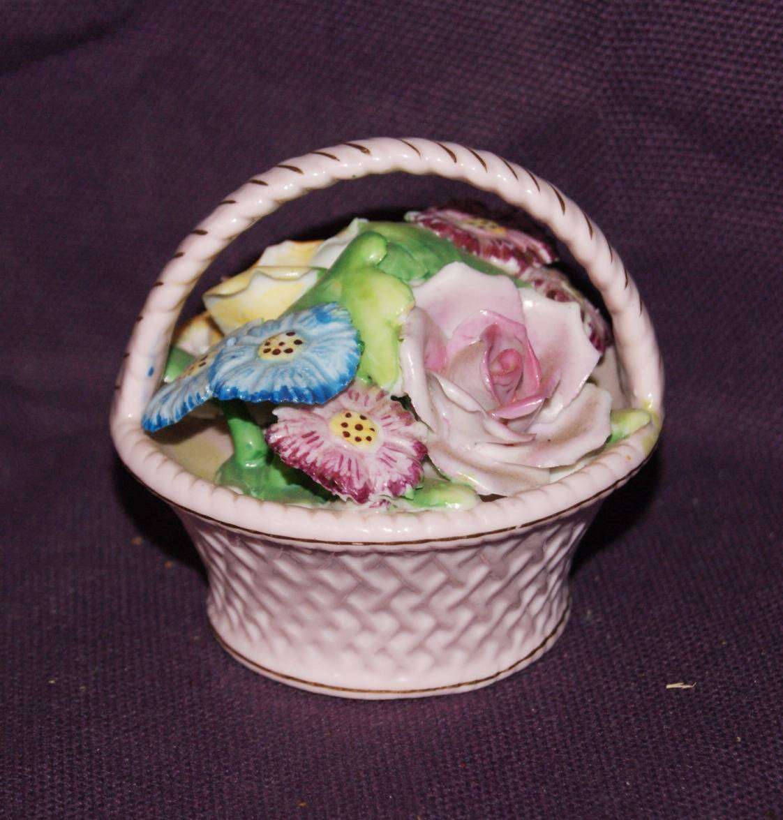 Vintage Porcelain Flower Basket Table Decoration (Posey)