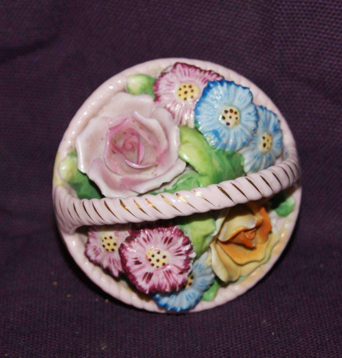 Vintage Porcelain Flower Basket Table Decoration (Posey)