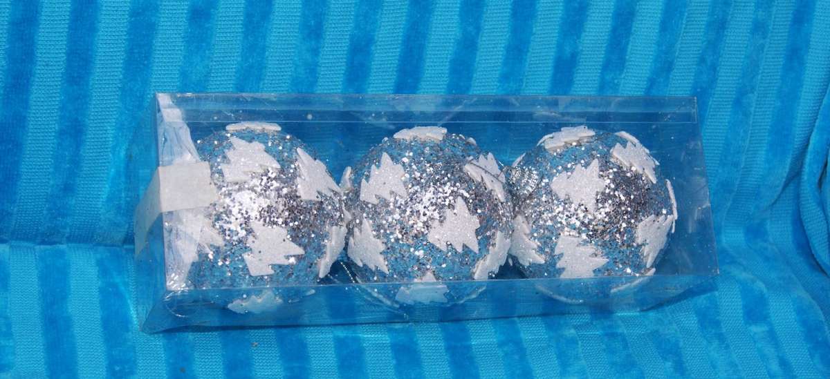 Box of 3 Highly Ornate Christmas Decorations