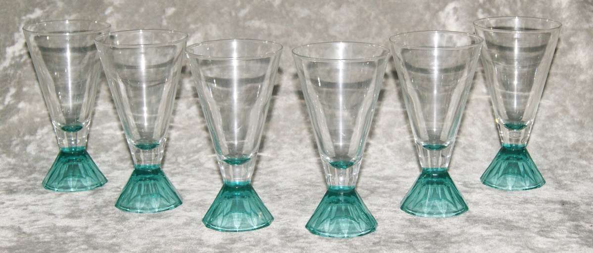Set of 6 french long pyramid based red wine glasses