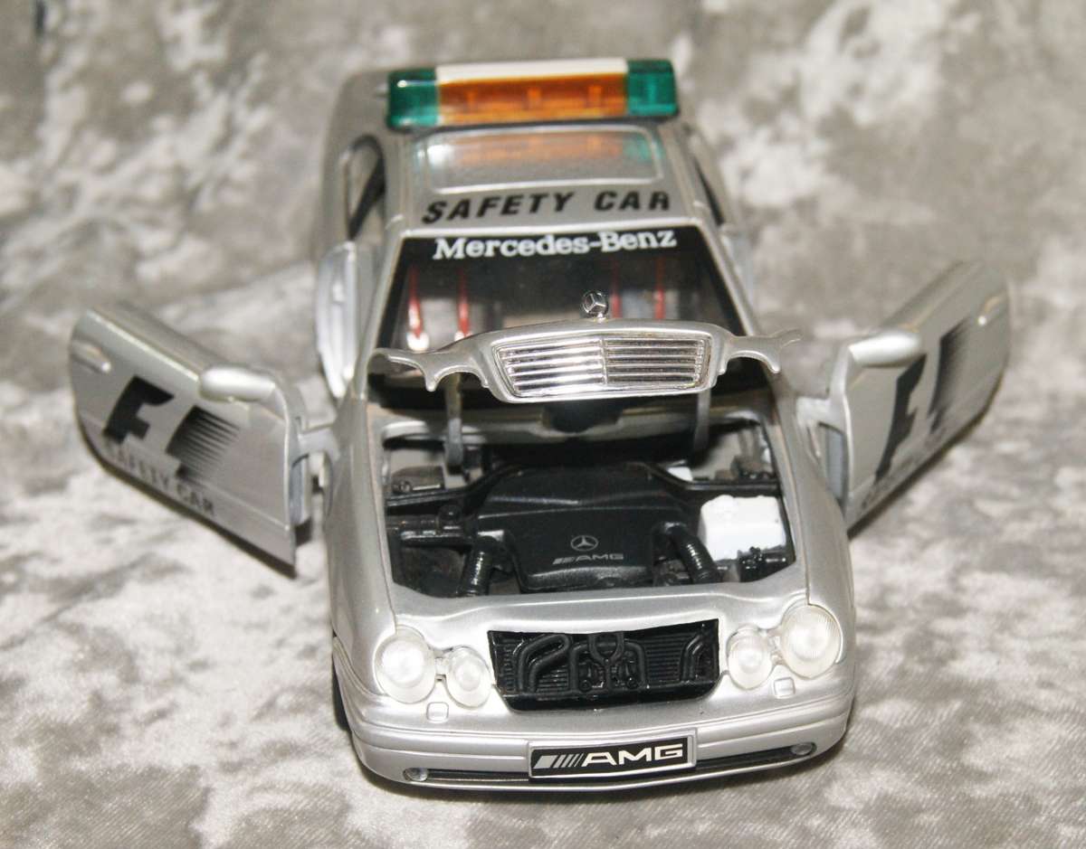 Anson 1:18 scale Merecedes Benz CLK F1 safety car @@ CCRRAAZZYY R1 START