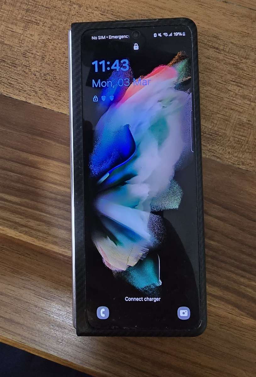 Samsung Galaxy Z Fold 3