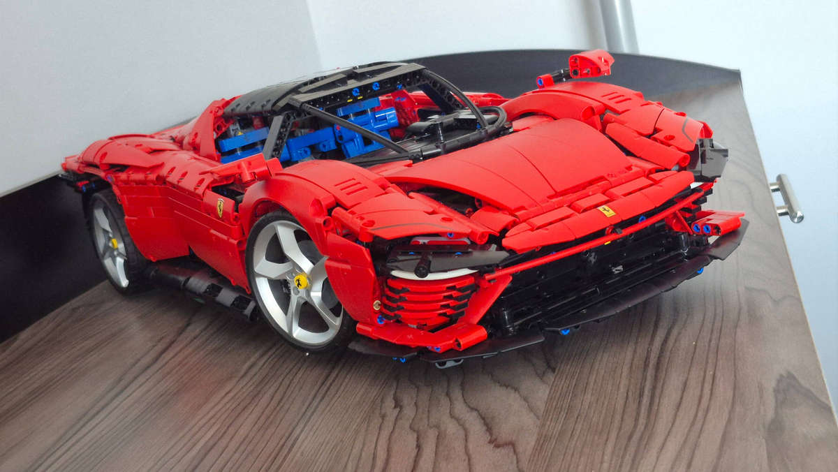 Ferrari Daytona SP3 Original Lego set 42143