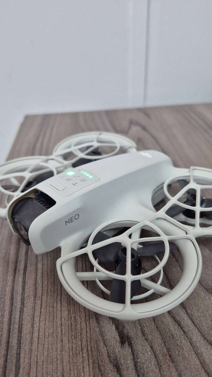 DJI Neo Drone Fly More Set
