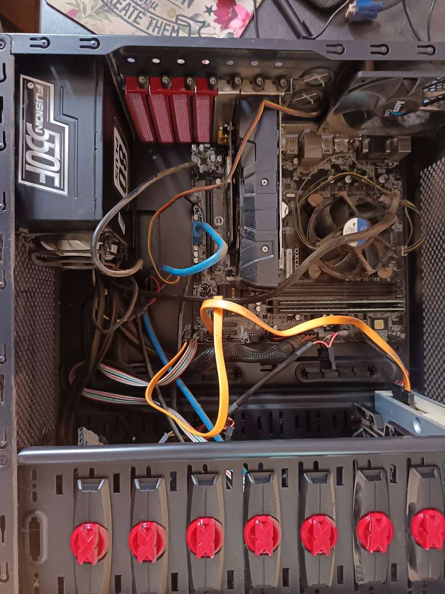 Computer Box  with Power Supply, DVD, Mouse, Keyboard & Cables (No HDD)