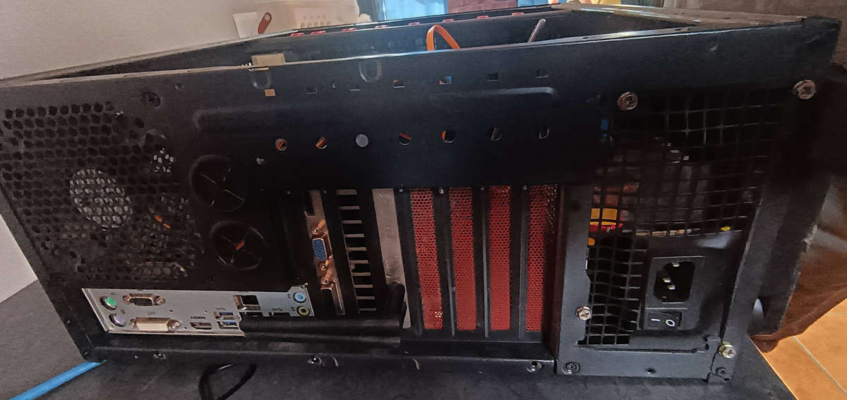 Computer Box  with Power Supply, DVD, Mouse, Keyboard & Cables (No HDD)