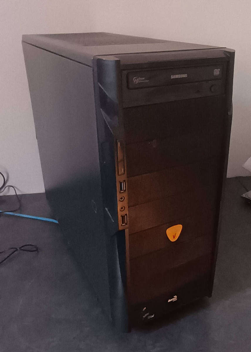 Computer Box  with Power Supply, DVD, Mouse, Keyboard & Cables (No HDD)