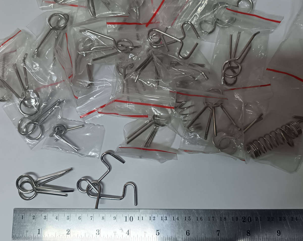 Lot of 100 Mixed Wire / Entanglement Brainteaser Puzzles 6 types