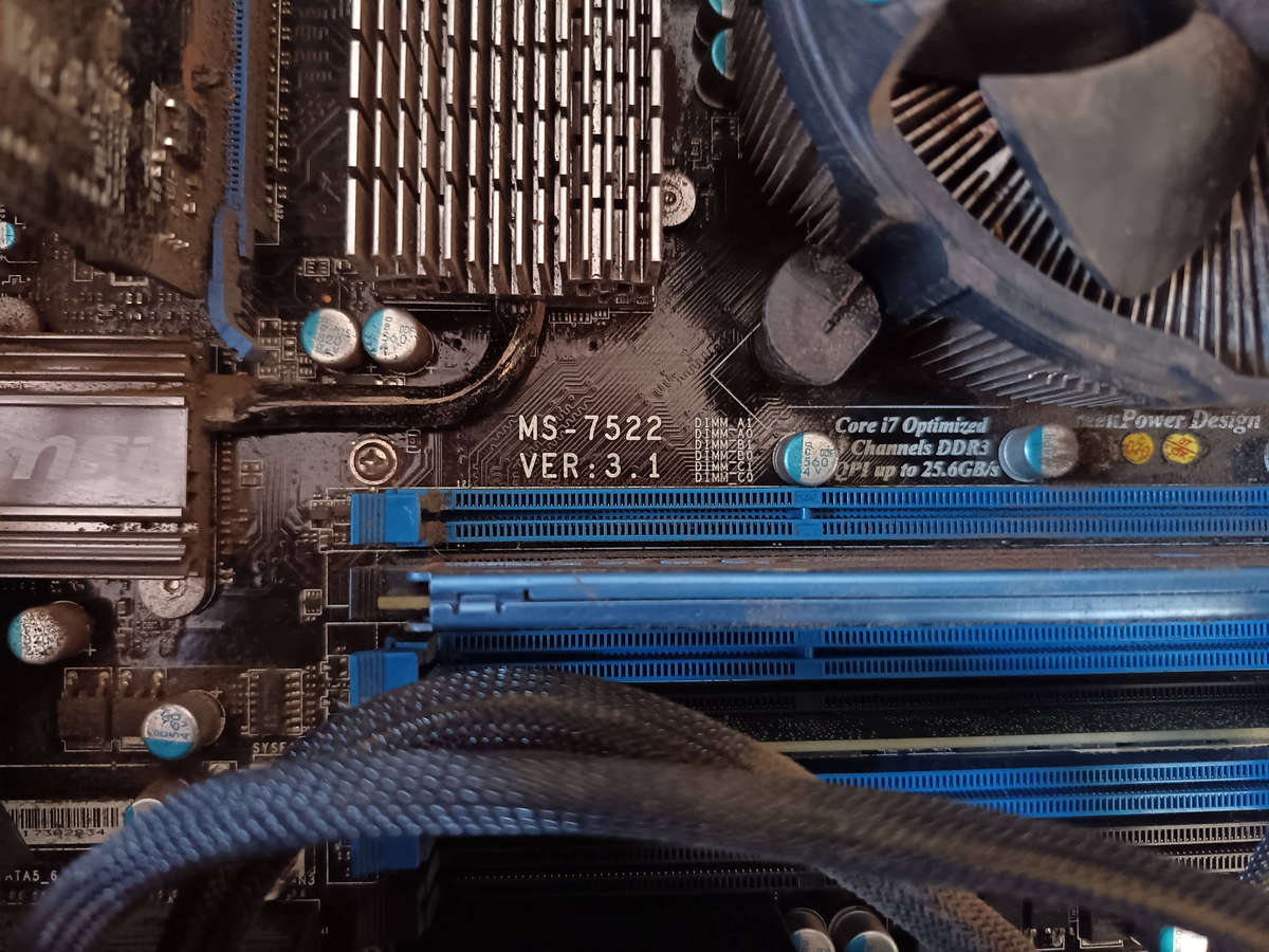 Computer Box, Intel i7 and mobo, with Power Supply, DVD, Mouse, Speakers, Keyboard & Cables (No HDD)