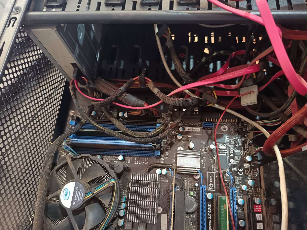 Computer Box, Intel i7 and mobo, with Power Supply, DVD, Mouse, Speakers, Keyboard & Cables (No HDD)