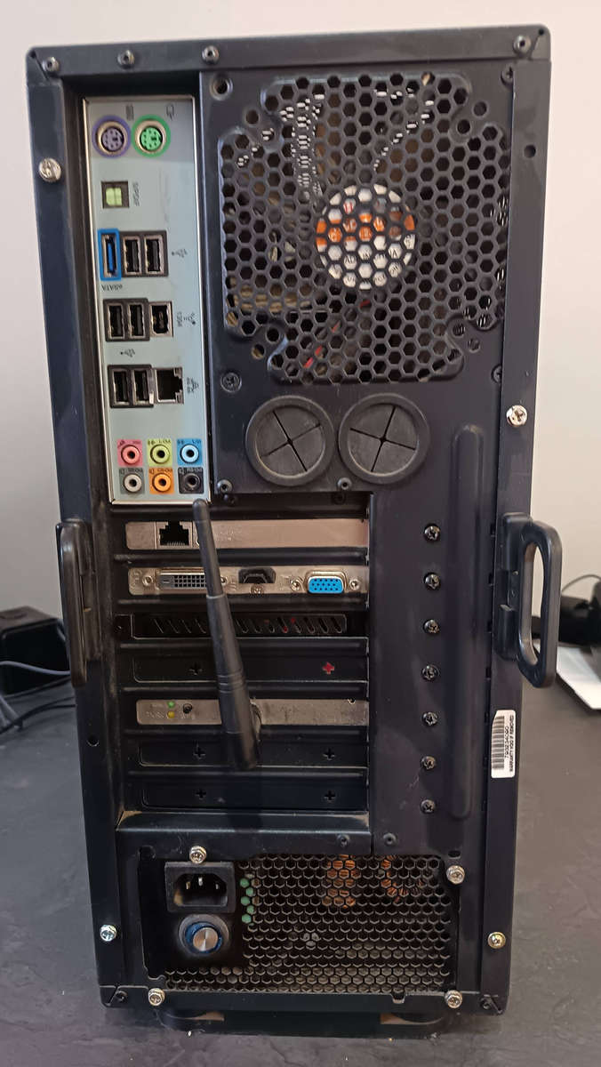 Computer Box, Intel i7 and mobo, with Power Supply, DVD, Mouse, Speakers, Keyboard & Cables (No HDD)