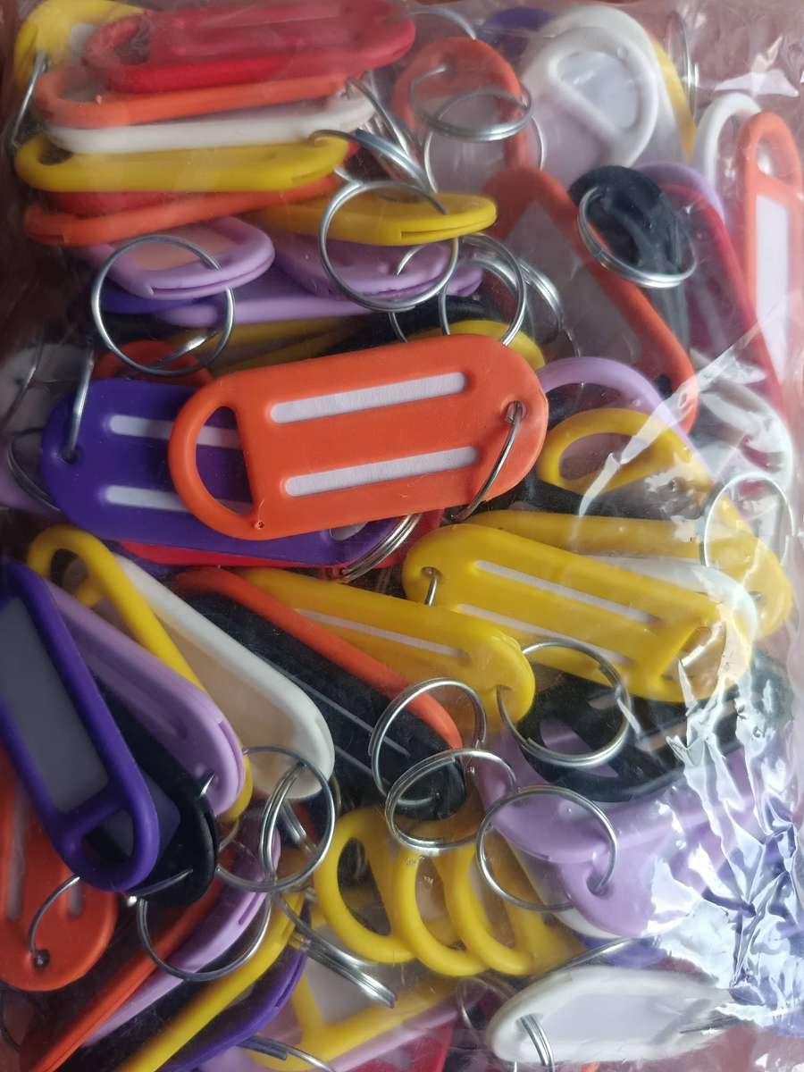 Pack of 100 Mixed Colour Key Tags  5cm x 22mm with Split Rings