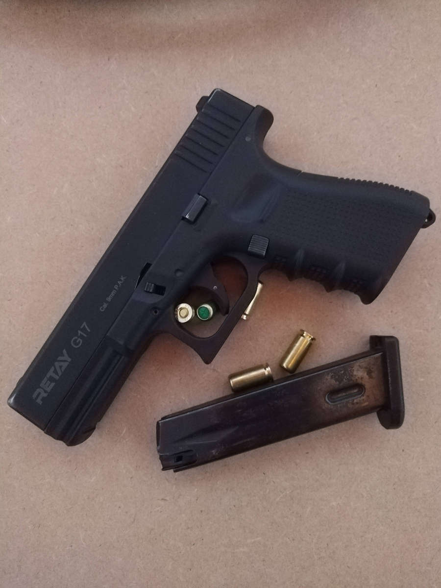 Retay Glock 17 Blank Gun - Security and Self defense