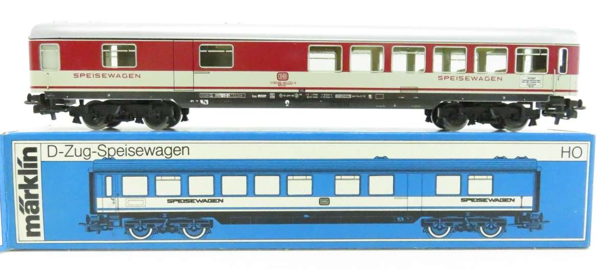 H0 gge 1/87 245mm  DB D-Zug/Express DiningCar w interior, cream+red, mint in orig.box Maerklin 4054