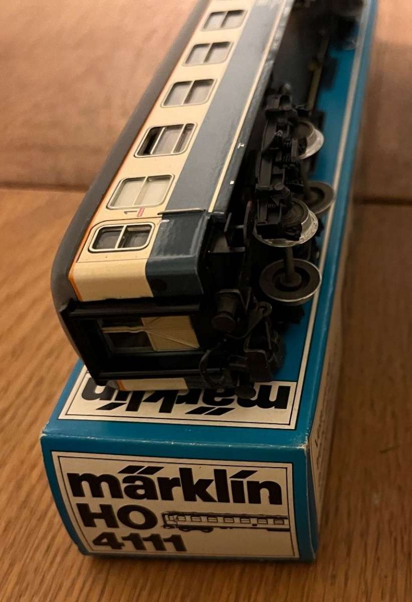 H0gge 1/87  1st class DB  D-Zug/Express Coach 1st class, cream+blue, mint in orig.box Maerklin 4111