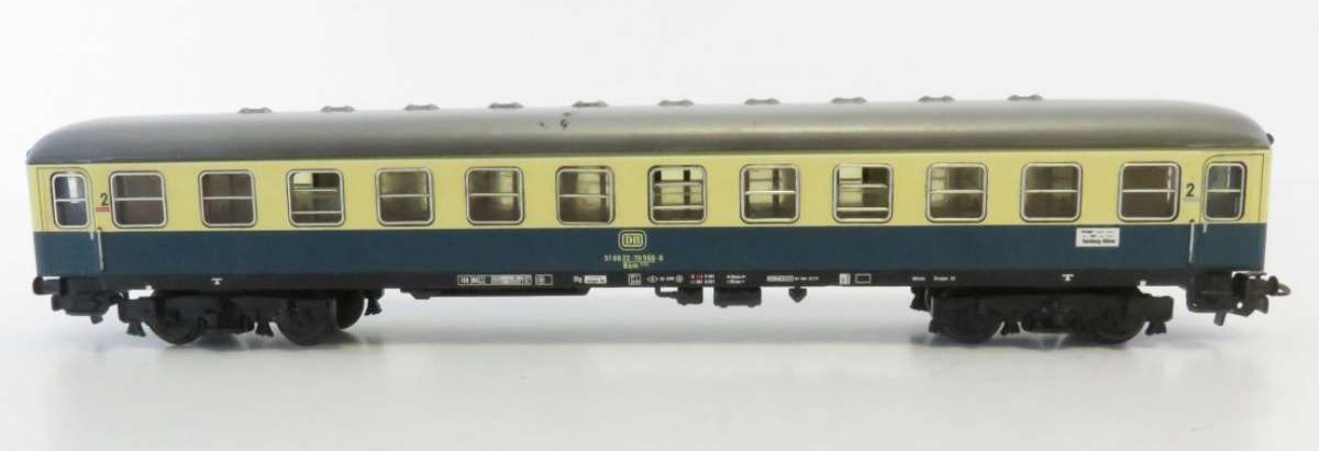 H0gge 1/87 2nd class DB Express Coach 2nd class, cream+blue, mint in orig.box Maerklin 4112