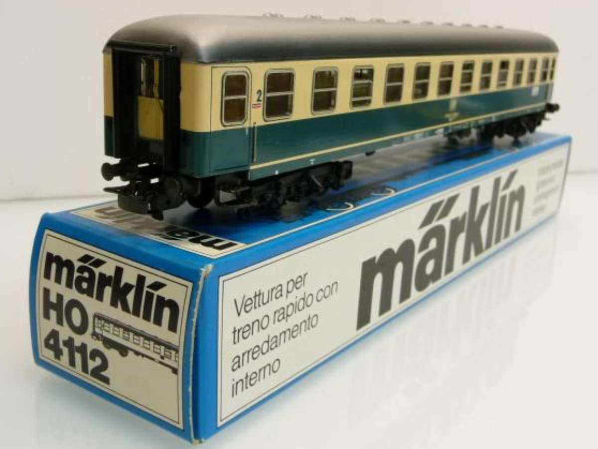 H0gge 1/87 2nd class DB Express Coach 2nd class, cream+blue, mint in orig.box Maerklin 4112