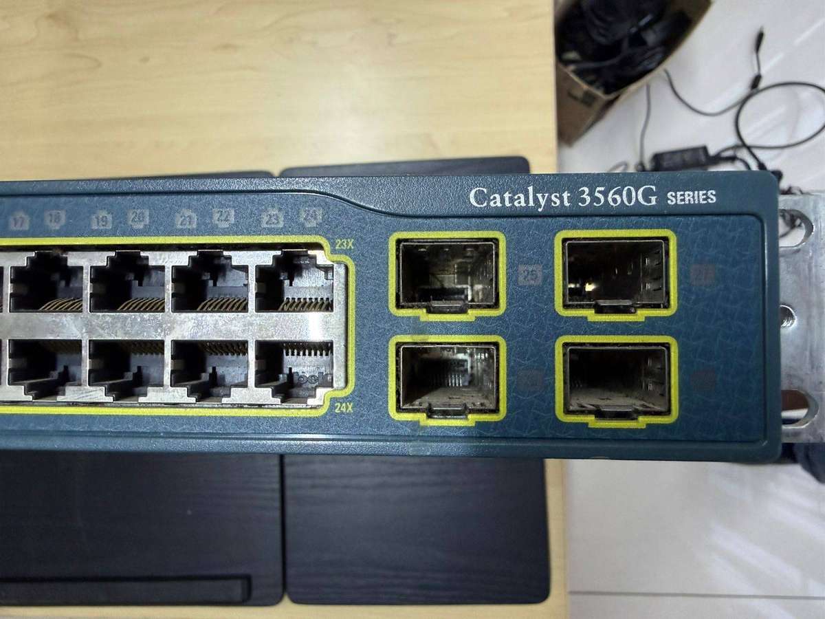  Cisco Catalyst 3560G-24TS  24-Port Gigabit Layer 3 Managed Switch + 4 SFP Uplinks