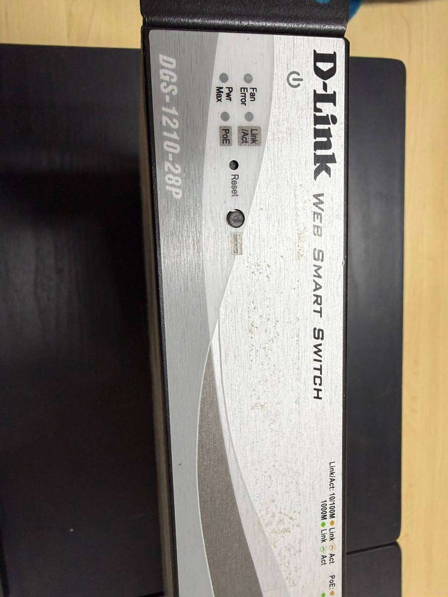  D-Link DGS-1210-28P  28-Port Gigabit Smart PoE Managed Switch (Working)