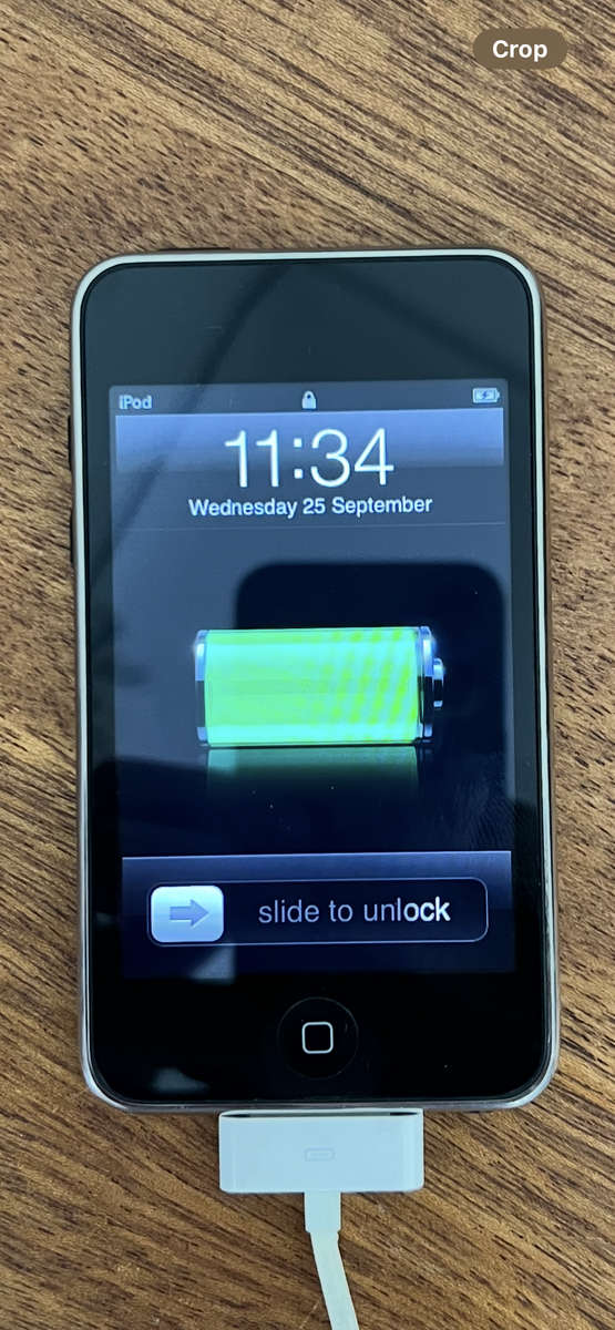 APPLE IPOD TOUCH 64GB 3rd GENERATION - MC011BT