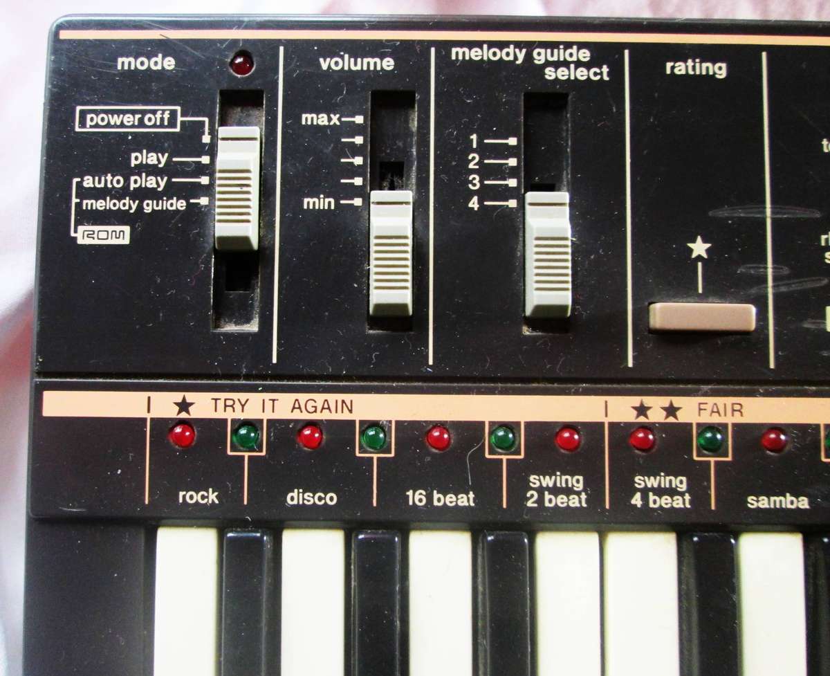 1986 Casio PT 82 Toy Organ Keyboard Sounds and Rhytms